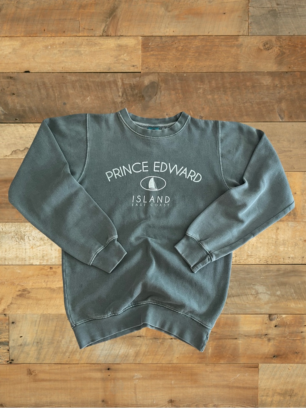 Prince Edward Island East Coast Sailboat Graphic Crewneck Sweatshirt Tagged Smal